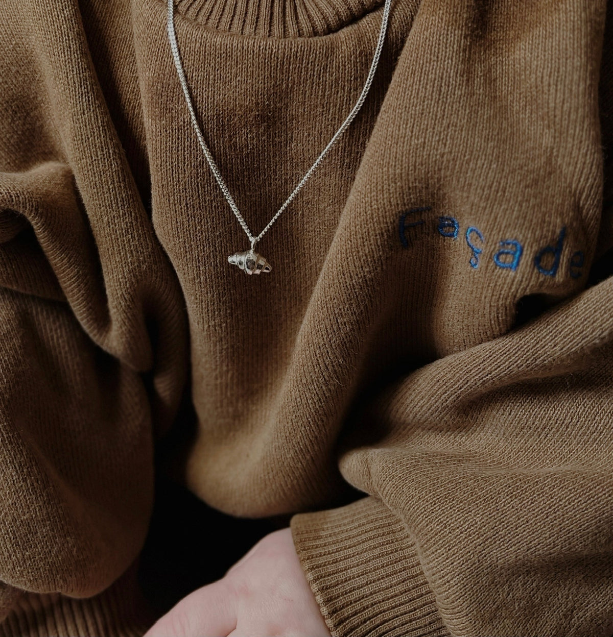 SILVER CROISSANT NECKLACE