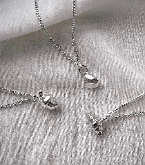 SILVER LUCKY STONE NECKLACE